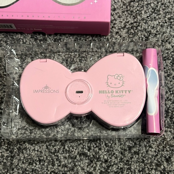Hello Kitty® Pink Bow Mini LED Compact Mirror Impressions NIB - Picture 3 of 5
